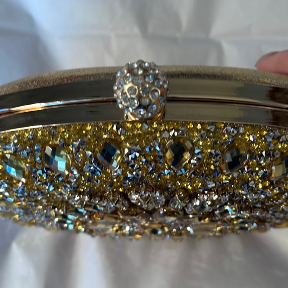 NWT- SUN FLOWER INLAID DIAMOND DINNER PARTY BAGS!!! FIRM PRICE!!! - Picture 2 of 4